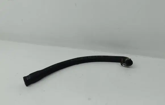 Volkswagen PASSAT B5 Breather hose/pipe 058103221A