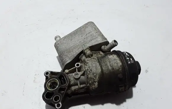 Volvo XC70 Oil filter mounting bracket 6750373102