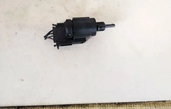 Volkswagen Fox Brake pedal sensor switch 3b0945511a