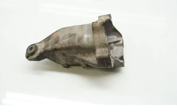 Mercedes-Benz C AMG W204 Engine mounting bracket A6512233504