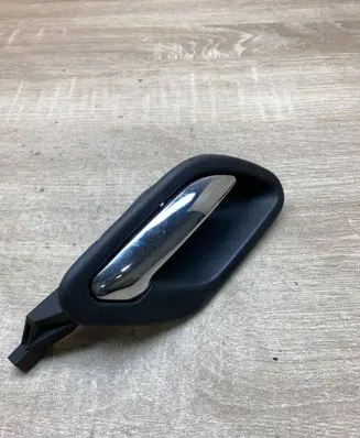 BMW 5 E39 Front door interior handle 8226050 Frontrightside