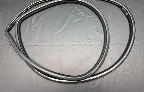 Toyota Hilux (AN120, AN130) Front door rubber seal 644420