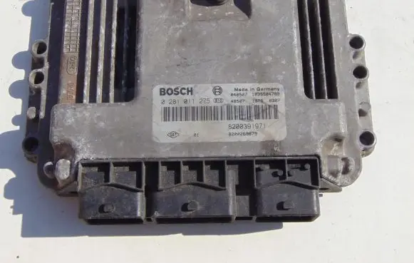 Nissan Primera Engine control unit/module 8200391971
