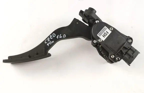 KIA Ceed Accelerator throttle pedal 100402J0469