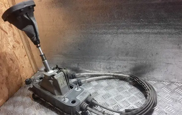 Gear shift cable linkage