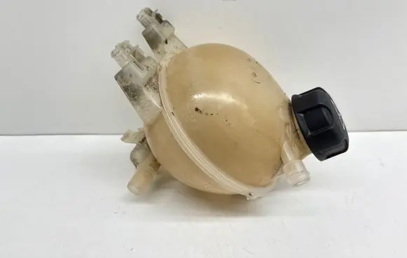 Peugeot 208 I Coolant expansion tank/reservoir 9800777280