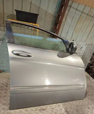 Mercedes-Benz B W245 Front door