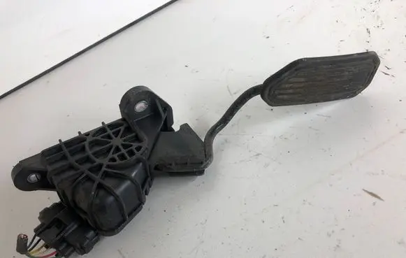 Toyota Prius (NHW20) Accelerator throttle pedal 7812047040 1988003120