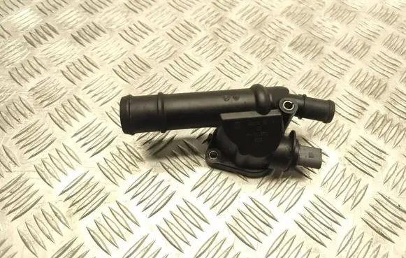 Audi A3 S3 8P Engine coolant pipe/hose 03G121132B