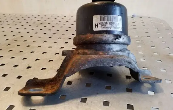 Volvo XC60 Engine mount bracket 30671245 6G926F012DD