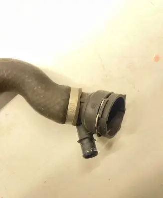BMW 5 E60 E61 Engine coolant pipe/hose