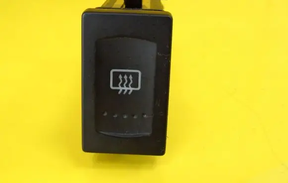 Volkswagen PASSAT B5 Windscreen/window heater switch 3B0959621D