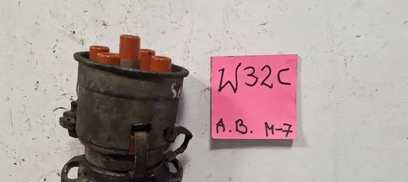 Seat Toledo I (1L) Spark distributor 030905205AB