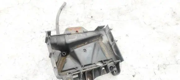Volkswagen Polo IV 9N3 Battery box tray 6Q0915331 6Q0915331D