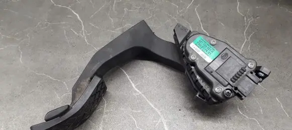 Audi A8 S8 D3 4E Accelerator throttle pedal 4E1723523H