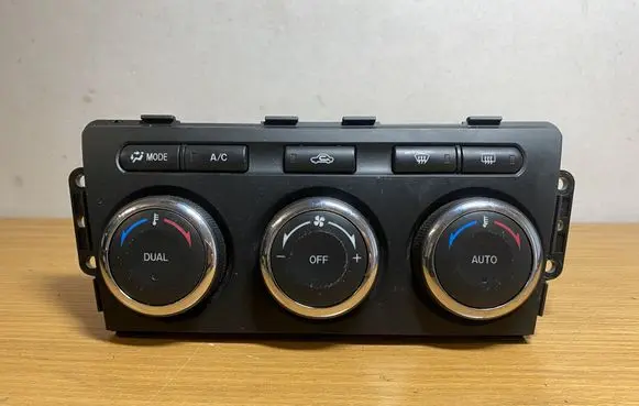 Mazda 6 Climate control unit GDN361190A C2360
