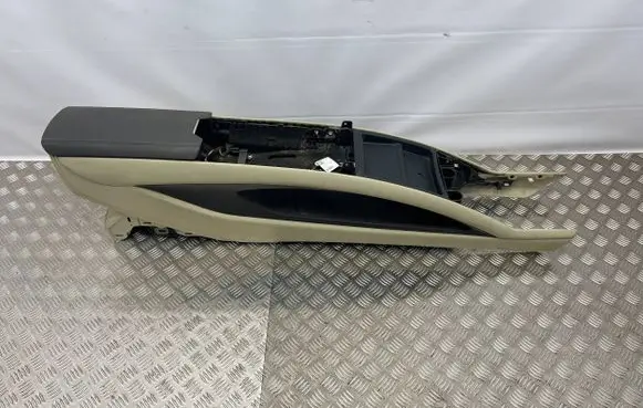 Lincoln MKZ II Center console 