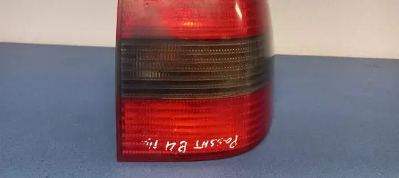 Volkswagen PASSAT B4 Rear/tail lights 3A5945112