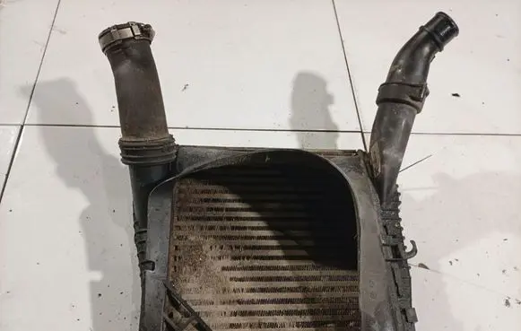 Audi Q7 4L Intercooler radiator 
