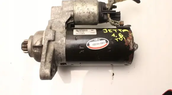 Volkswagen Polo V 6R Starter motor 0001123028