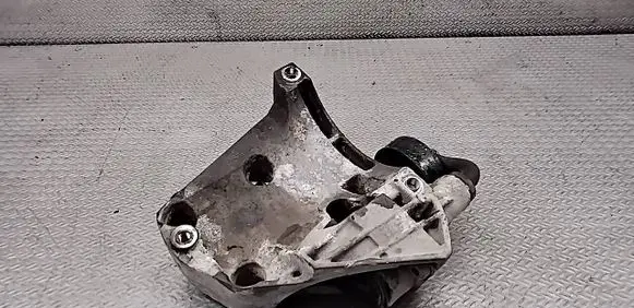 BMW X5 E53 A/C compressor mount bracket 7786708