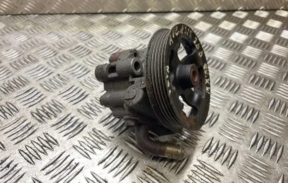 Toyota Avensis T250 Power steering pump