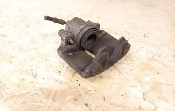 Volkswagen PASSAT B6 Front brake caliper