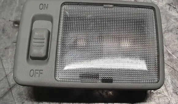 Toyota Auris E180 Rear seat light