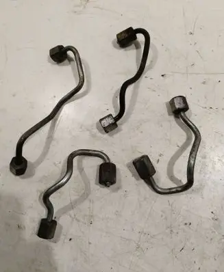 Toyota Auris 150 Fuel injector supply line/pipe 