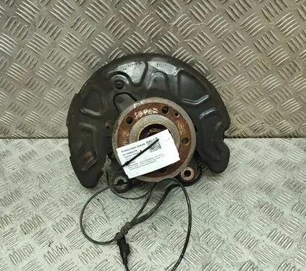 Mercedes-Benz Vito Viano W447 Front wheel hub A4473300620
