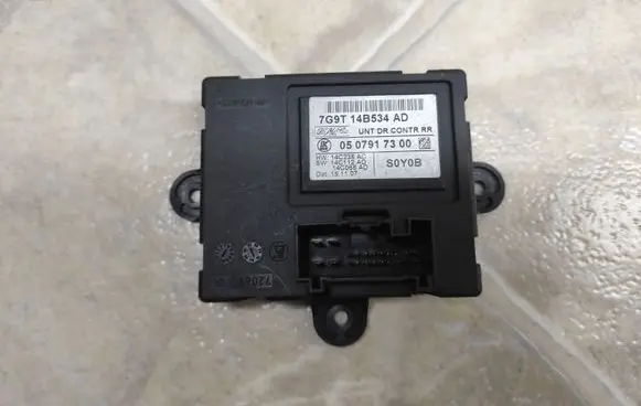 Ford Mondeo MK IV Door control unit/module 7G9T14B534