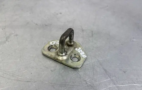 Jeep Grand Cherokee Trunk lock loop 