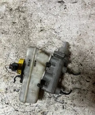 Volkswagen Golf IV Master brake cylinder 311967