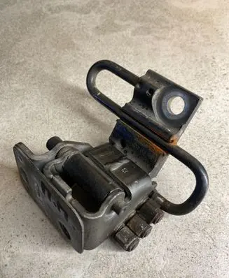 Audi A6 S6 C5 4B Front door lower hinge 4B0831412B