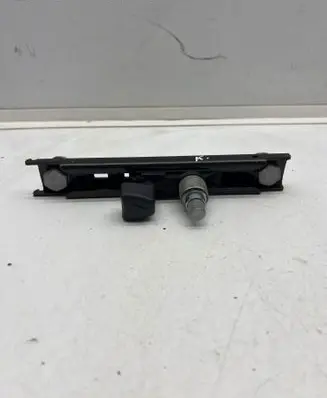Iveco Daily 6th gen Seat belt adjustment rail 00039320 040215