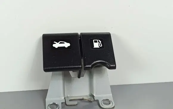 Nissan X-Trail T32 Engine bonnet (hood) release handle