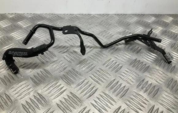 Audi Q2 - Engine coolant pipe/hose 04L121070AB 04L1210030KA