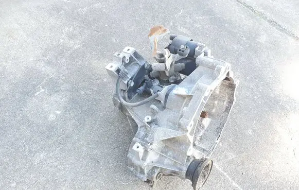 Volkswagen Golf V Manual 6 speed gearbox GVV