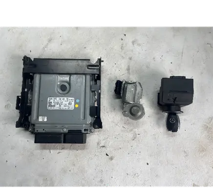 Mercedes-Benz E W211 Engine ECU kit and lock set A6421508378 0281013725 A2034621130