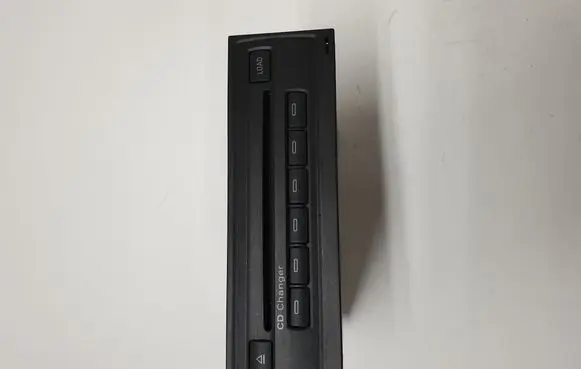 Audi A6 S6 C6 4F CD/DVD changer 4E0035111A 4E0910111E