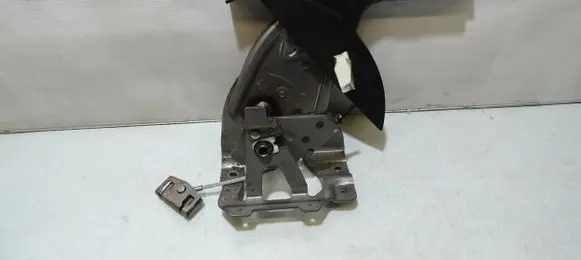Nissan Qashqai+2 Handbrake/parking brake lever assembly