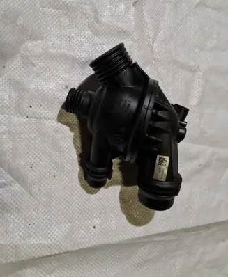 BMW 3 E92 E93 Thermostat/thermostat housing 7552403