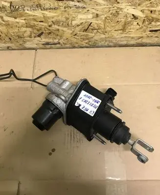 Mercedes-Benz E W211 Master brake cylinder A0004300312