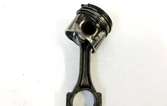 Piston with connecting rod