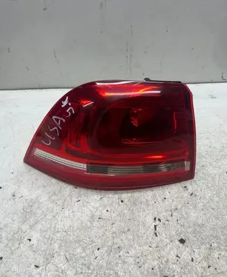 Volkswagen Touareg II Rear/tail lights 7P6945095G L90052015