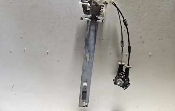 Mazda 323 F Rear door manual window regulator