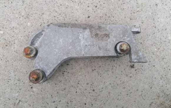 Opel Vectra C Engine mounting bracket 9156953
