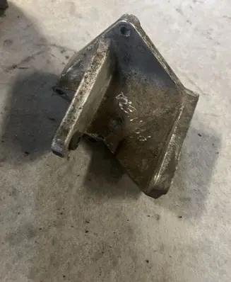 Nissan Primera Generator/alternator bracket 