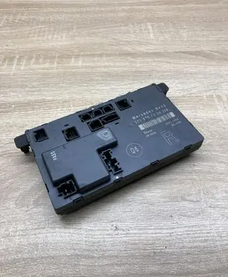 Mercedes-Benz E W211 Door control unit/module 2118701026 00401605 RIGHTSIDE