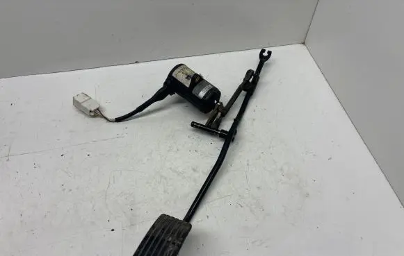 Volvo S40, V40 Accelerator throttle pedal 0206001021